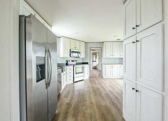 Property at 669 Road 5822, Cleveland, TX 77327, 3 beds, 2 baths