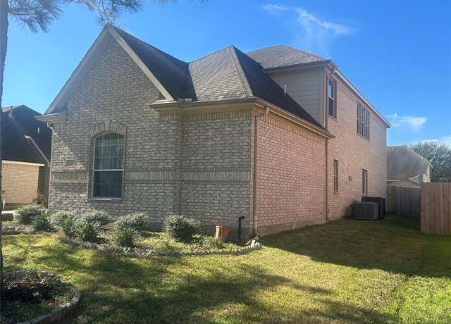 Property at 222 Elana Ln, Stafford, TX 77477, 5 beds, 5 baths