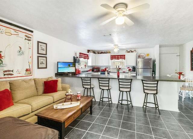 Property at 40 Forest Holw, Trinity, TX 75862, 4 beds, 3 baths