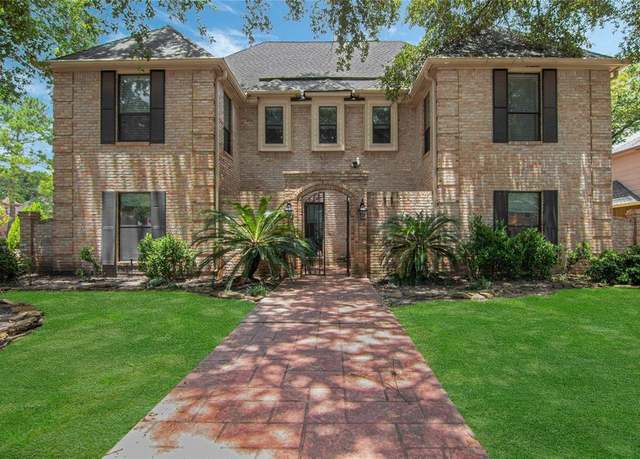 Property at 1126 Crossroads Dr, Houston, TX 77079, 4 beds, 3.5 baths