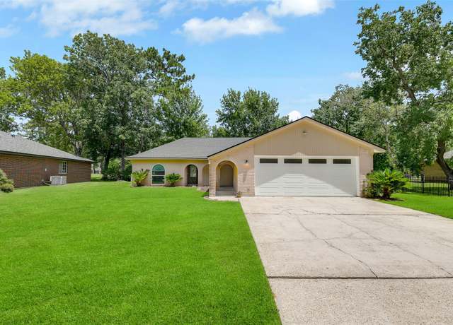 Property at 16022 Sea Palms Dr, Crosby, TX 77532, 4 beds, 2 baths