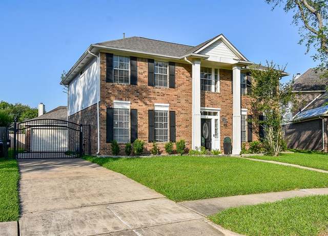 Property at 210 Needleleaf Ln, Sugar Land, TX 77479, 4 beds, 2.5 baths