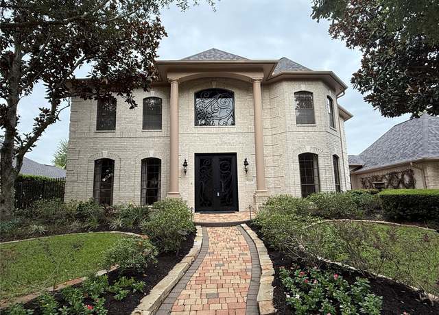 Property at 3014 Acorn Wood Way, Houston, TX 77059, 5 beds, 4.5 baths