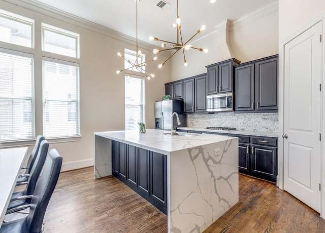 Property at 5229 Petty St Unit E, Houston, TX 77007, 3 beds, 3.5 baths