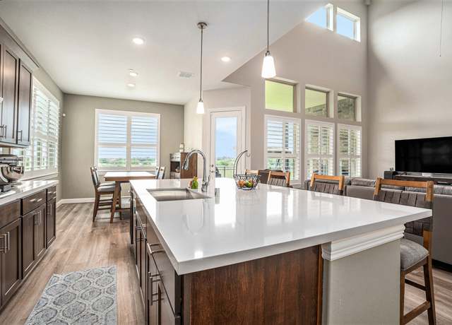 Property at 550 Rita Blanca Dr, Webster, TX 77598, 5 beds, 4 baths