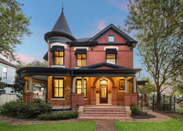 Property at 1011 Heights Blvd, Houston, TX 77008, 3 beds, 4 baths