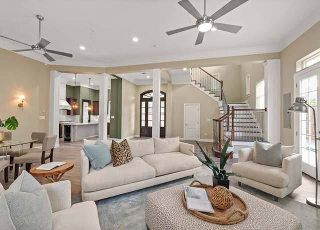 Property at 1148 Du Barry Ln, Houston, TX 77018, 4 beds, 3.5 baths