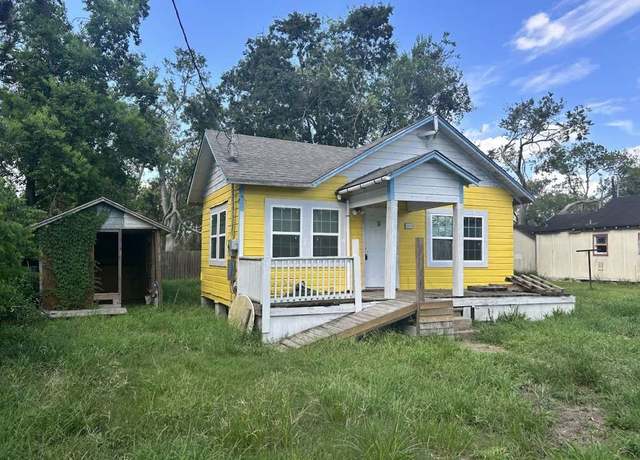 Property at 634 E Bernard St, West Columbia, TX 77486, 2 beds, 1 bath