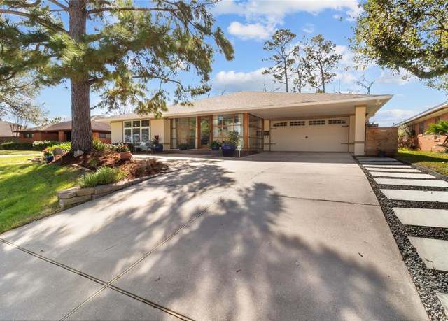 Property at 6211 Grovewood Ln, Houston, TX 77008, 3 beds, 3 baths
