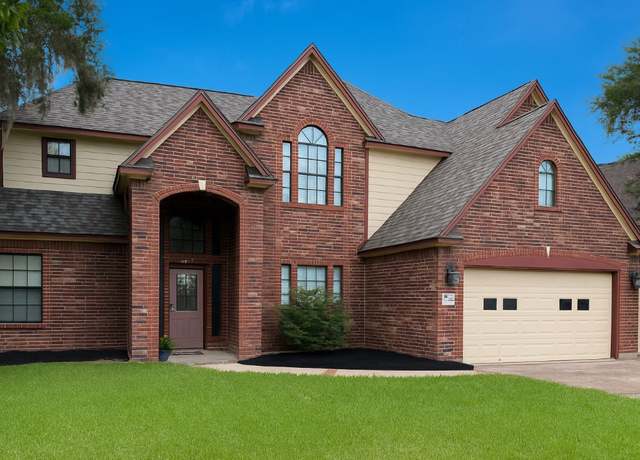 Property at 105 Thyme Trl, Lake Jackson, TX 77566, 5 beds, 3.5 baths