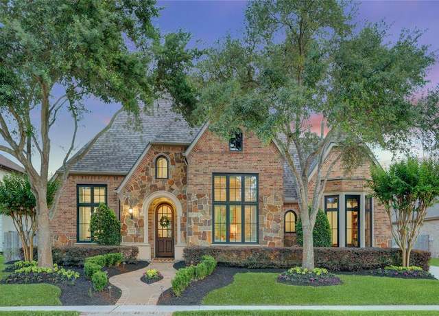 Property at 7514 Talbot Ct, Sugar Land, TX 77479, 5 beds, 4.5 baths