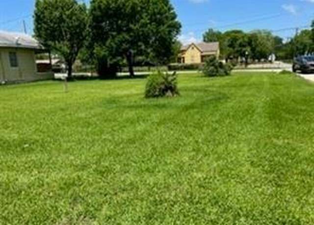 Property at 211 2nd St N, Texas City, TX 77590