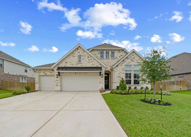 Property at 11823 Oakwood Dr, Mont Belvieu, TX 77535, 4 beds, 3 baths