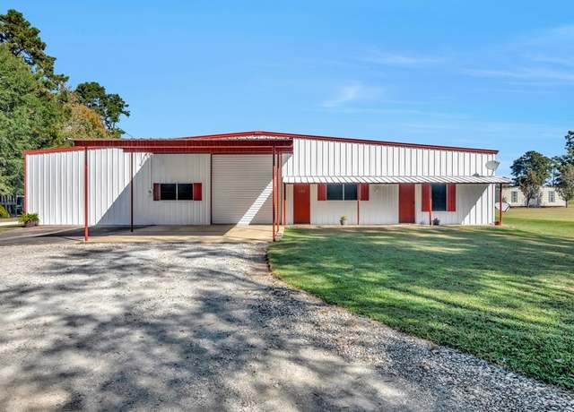 Property at 260 Fish Rd, Lufkin, TX 75901, 2 beds, 2.5 baths