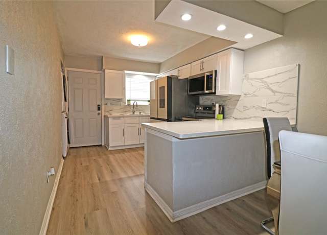 Property at 6305 Westward St #110, Houston, TX 77081, 2 beds, 1 bath