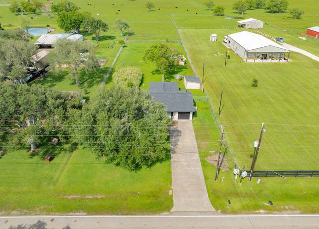 Property at 2735 County Road 208, Danbury, TX 77534, 3 beds, 2 baths