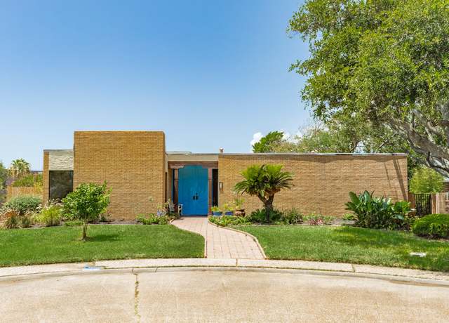 Property at 47 Colony Park Cir, Galveston, TX 77551, 5 beds, 3.5 baths