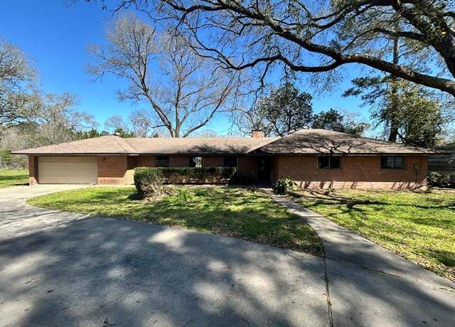 Property at 11332 Highcrest Dr, Conroe, TX 77303, 2 beds, 2 baths
