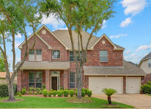 Property at 10007 Autumn Lake Trl, Pearland, TX 77584, 5 beds, 4 baths
