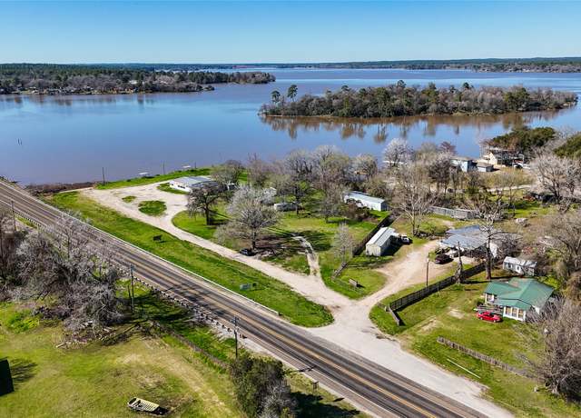Property at 224 Steinback Ave, Trinity, TX 75862, 2 beds, 2 baths