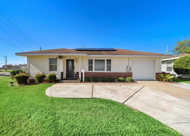 Property at 28 Manor Way, Galveston, TX 77550, 3 beds, 2 baths