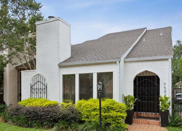 Property at 9584 Doliver Dr, Houston, TX 77063, 3 beds, 2.5 baths