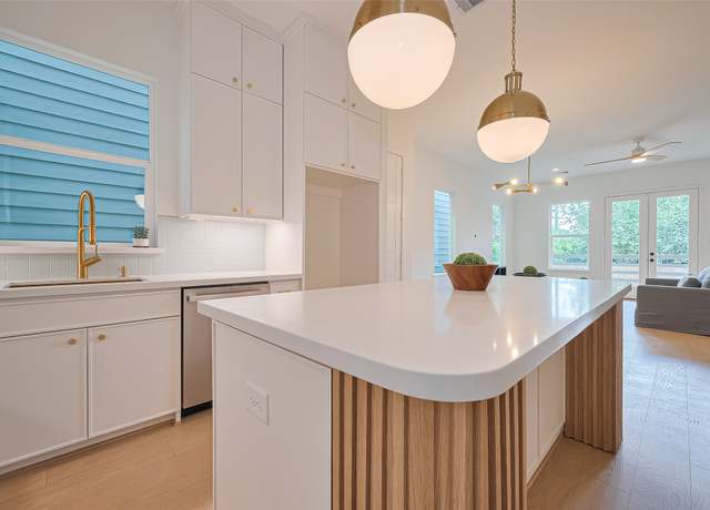 Property at 4109 Castor St Unit B, Houston, TX 77022, 3 beds, 2.5 baths