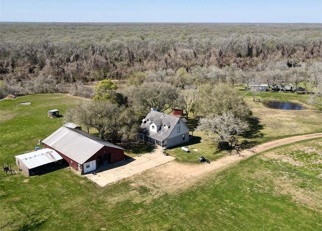 Property at 1783 River Valley Dr, Wharton, TX 77488, 3 beds, 2 baths