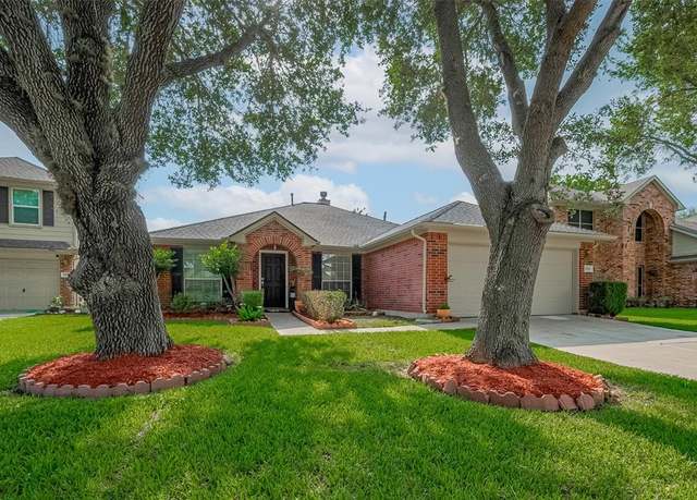 Property at 11826 Balmorhea Ln, Sugar Land, TX 77498, 4 beds, 2 baths