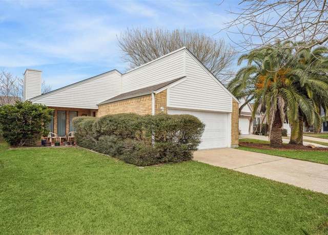 Property at 44 Campeche Cir, Galveston, TX 77554, 3 beds, 2 baths