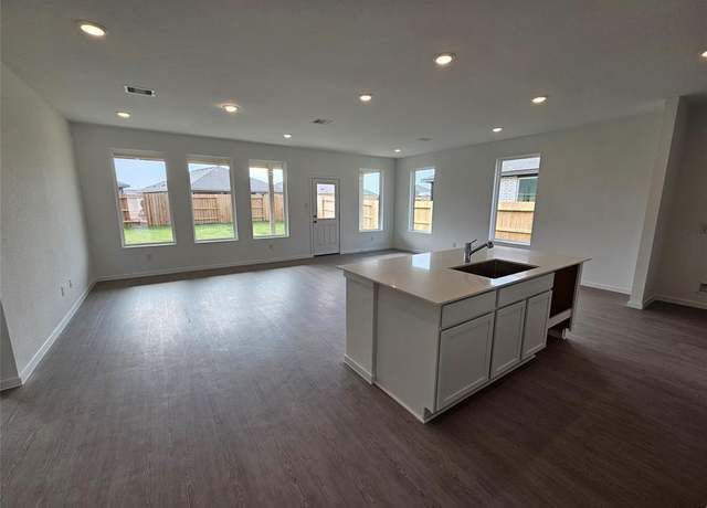 Property at 21610 Springhill Grove Ln, Waller, TX 77484, 4 beds, 2 baths
