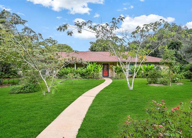 Property at 524 Fairdale St, Friendswood, TX 77546, 3 beds, 3 baths