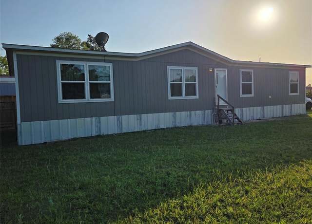 Property at 1322 Road 5263, Cleveland, TX 77327, 4 beds, 2 baths