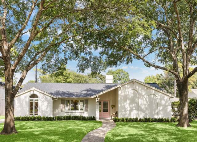 Property at 430 Winter Oaks Dr, Houston, TX 77079, 4 beds, 3 baths
