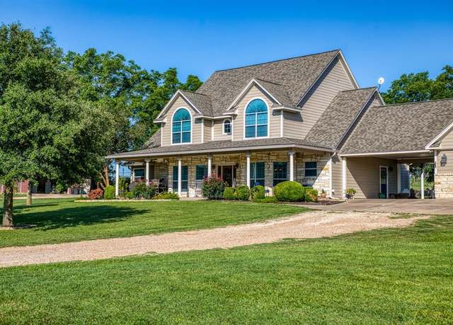 Property at 3300 Desirable Cir, Brenham, TX 77833, 5 beds, 3 baths
