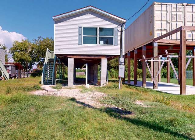 Property at 435 16th St, San Leon, TX 77539, 3 beds, 2 baths