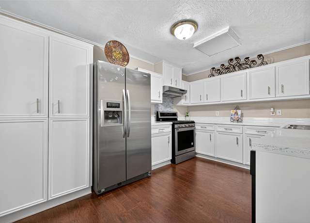 Property at 17110 Woodburn Dr, Houston, TX 77049, 3 beds, 2 baths