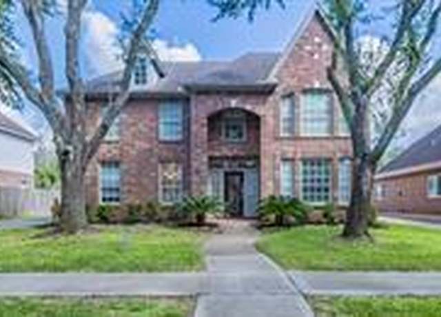 Property at 4819 Summer Lks, Missouri City, TX 77459, 4 beds, 2.5 baths