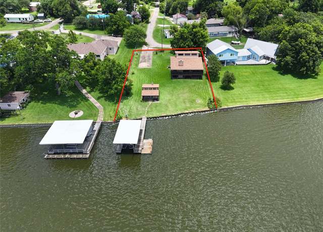 Property at 202 Willie Cook St, Livingston, TX 77351, 3 beds, 3 baths