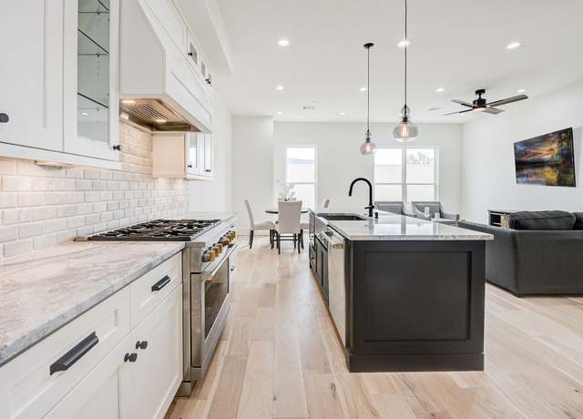 Property at 712 W 22nd St Unit D, Houston, TX 77008, 4 beds, 3.5 baths