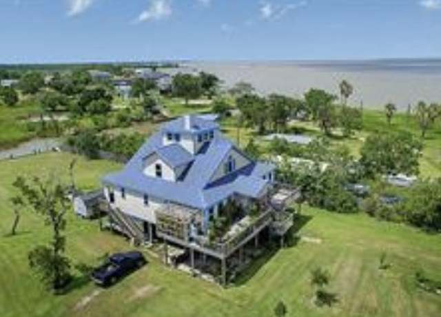 Property at 331 Bayside Dr, Anahuac, TX 77514, 4 beds, 2.5 baths