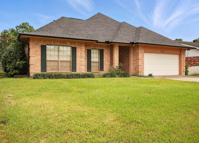 Property at 2517 Thunderbird Dr, Orange, TX 77630, 3 beds, 2 baths