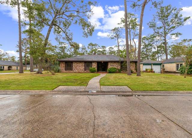 Property at 3013 Woodland Dr, Dickinson, TX 77539, 3 beds, 2.5 baths