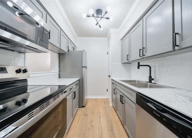Property at 3224 Timmons Ln #157, Houston, TX 77027, 2 beds, 2 baths