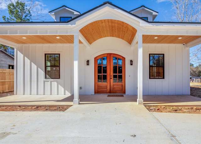 Property at 630 S Railroad Ave, Shepherd, TX 77371, 3 beds, 3.5 baths