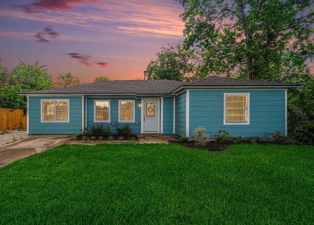 Property at 308 Greenbriar Dr, Baytown, TX 77520, 4 beds, 2 baths