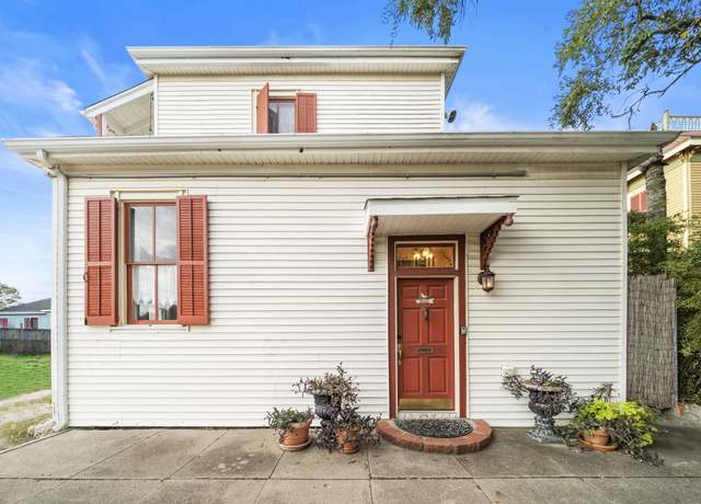 Property at 1211 33rd St, Galveston, TX 77550, 3 beds, 2 baths