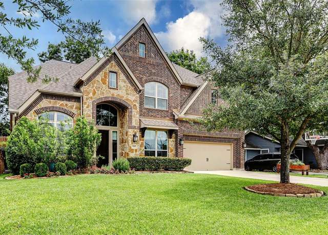 Property at 1418 Du Barry Ln, Houston, TX 77018, 5 beds, 4.5 baths