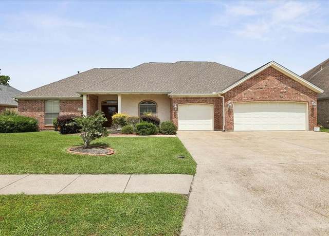 Property at 6180 Gracemount Ln, Beaumont, TX 77706, 4 beds, 3 baths