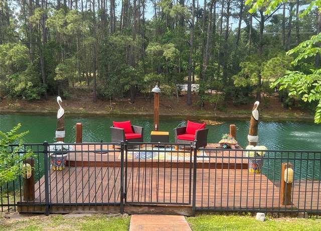 Property at 1312 Windleaf Dr, Shoreacres, TX 77571, 4 beds, 2.5 baths